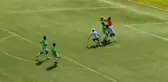 Kaleciyle çarpışan genç futbolcu hayatını kaybetti
