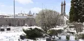 Sivas, nisan ayında eksi 17 derece ile buz kesti
