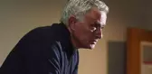 Yeni sezonda Fenerbahçe'de olmayacaklar! Jose Mourinho, 11 futbolcunun biletini kesti
