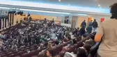 Pankart krizi sürüyor! Başhekim kürsüye geldi, öğrenciler salonu terk etti