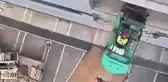 Forklift operatörü, yüksek platformdan yere çakılarak can verdi