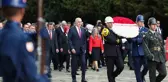 Anıtkabir'de 23 Nisan töreni! Devlet erkanı Atatürk'ün mozolesine çelenk bıraktı
