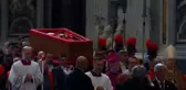 Papa Franciscus'un naaşı Aziz Petrus Bazilikası'nda! On binler naaşı görmek için Vatikan'a akın etti