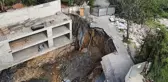 Gaziosmanpaşa'da yol çöktü