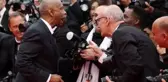 Ünlü aktör, Cannes Film Festivali'nde kendisine dokunan gazeteciye bağırdı
