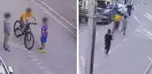 Çaldığı bisikleti arkadaşlarına gösterirken araba çarptı