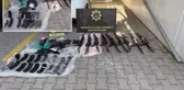 Polis memurunun kullandığı kiralık araçtan cephanelik çıktı