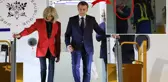 Eşi Brigitte, Macron'u kameraların önünde tokatladı