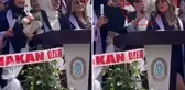 Mezuniyet törenine damga vuran an! Mikrofonun açık olduğunu fark eden genç kız utandı