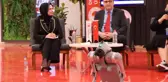 Yapay zeka panelini robot köpek bastı!