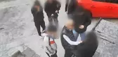 Kadıköy'de bıçak zoruyla kolye gasp eden 17 yaşındaki çocuk, silah teşhirinden tutuklandı