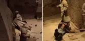 Turist, güvenlik bariyerlerini aşıp 2.000 yıllık heykellere zarar verdi