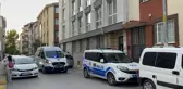 Apartmanı saran kötü kokular sonrası ekipler, çürümeye başlayan cesetle karşılaştı