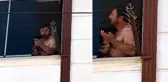 Böyle baba olmaz olsun! 4 aylık çocuğunu balkondan atmaya kalktı