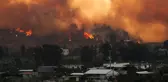 Seferihisar'da alevler evlere yaklaştı! 1 mahalle tahliye edildi