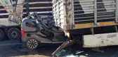 Adana'da TIR'a arkadan çarpan hafif ticari araçtaki 5 kişi hayatını kaybetti