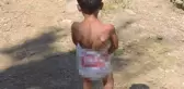 Günün karesi! Mayo bulamadı, suya böyle girdi