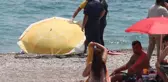 Konyaaltı Sahili'nde vücudunda kesikler bulunan erkek cesedi bulundu
