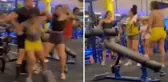 İki kadın arasında egzersiz aleti yüzünden çıkan kavga spor salonunu savaş alanına çevirdi