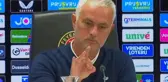 Jose Mourinho'dan basın toplantısına damga vuran hareket