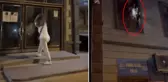 Caminin kapısını taşla kırıp içeri girdi, pencereden mahalleyi inletti
