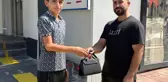 15 yaşındaki Ömer, çöplerin yanında bulduğu servet değerindeki altınları polise teslim etti