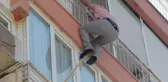 Korku dolu anlar! Eşinin tek sözüyle atlamaktan vazgeçti