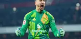 Manchester United'dan Altay Bayındır'a büyük şok