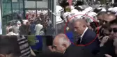 Gürsel Tekin, protestolar sürerken CHP İl Başkanlığı binasına girdi