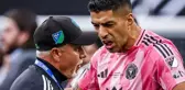 Rakibine tüküren Luis Suarez'e men cezası