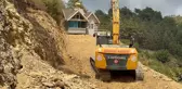 Yıkım kararı gelen evini karadan yürüterek yürüterek kaçırdı