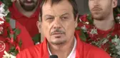 Ayakta durmakta bile zorlandı! Ergin Ataman'ın zor anları
