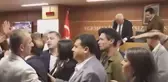 Bayrampaşa Belediyesi seçiminde 4 turda da eşitlik çıktı, salon karıştı