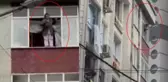 Deprem sonrası büyük panik! Cama çıkarak dakikalarca çığlık attı