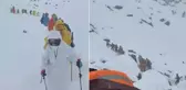 Everest Dağı'nda bin kişi mahsur kaldı, ekipler donmuş cesetler arasında ilerledi