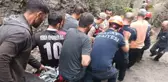 Yol Açma Çalışmasında Uçuruma Yuvarlanan İş Makinesi Operatörü Hayatını Kaybetti