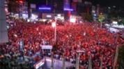Demokrasi Nöbeti Tutan Halk Meydanları Terk Etmedi