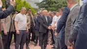 Kılıçdaroğlu evinin önünde partililerle bayramlaştı! Programa Gürsel Tekin de katıldı