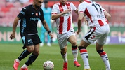 3 gol, 1 kırmızı kart! Karadeniz derbisinde ilk yarı kıyamet koptu