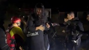 Sarıyer’de stüdyoda mahsur kalan Demet Özdemir botla kurtarıldı