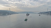 Dron saldırısına uğrayan tanker İstanbul Boğazı’ndan geçti! Boğaz trafiğe kapatıldı