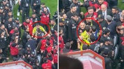 Derbi sonrası ortalık karıştı! Mert Hakan'ın hareketine tepki yağdı
