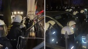 Polonya karıştı! Cumhurbaşkanının ülkede olmadığı sırada polis, Anayasa Mahkemesi'ni bastı