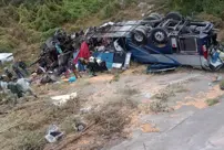 A passenger bus collided with a truck in Mexico: 24 dead, 5 injured.