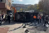 In Istanbul, an İBB vehicle lost control and crashed into 8 cars: 5 injured.