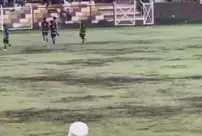 During the match, lightning struck the field: 1 player died, and 5 players were injured.