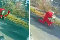 The young woman on the scooter, who was dragged in front of the truck, lost her life.