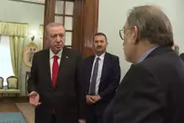 أردوغان الذي رأى صورة أتاتورك، التفت على الفور إلى مراد بردكجي: لا يزالون يتحدثون، أليس كذلك!