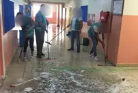 The inmates cleaned the schools.