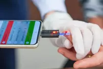 Turkish scientists have developed a device that transforms mobile phones into glucose meters.